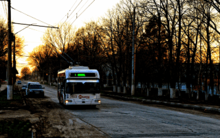 Autumn bus route at sunset symbolizing relationship changes in Collette Gee’s Nicole Kidman divorce blog.